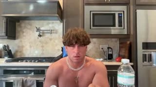 hungkingg22 - chaturbate